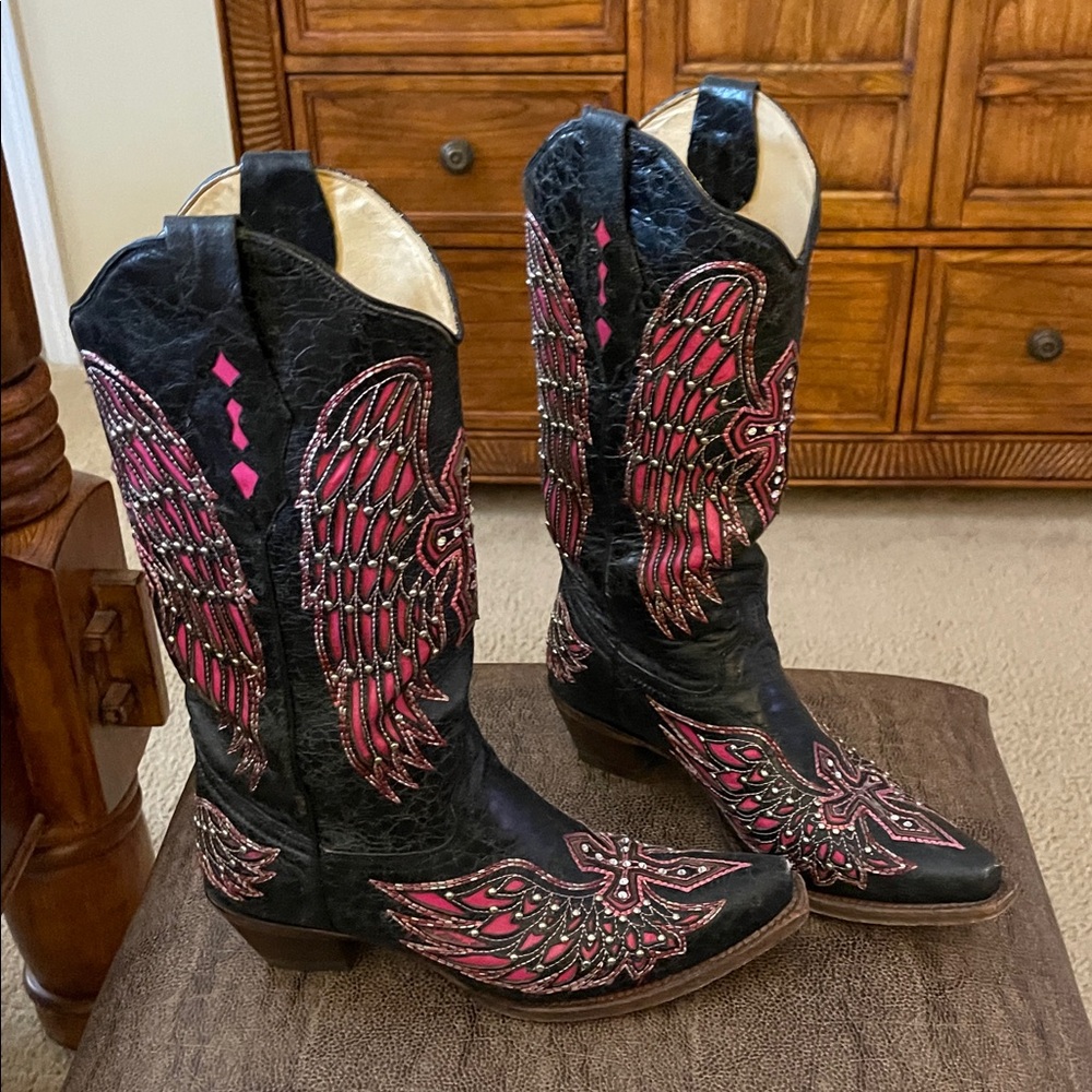 Corral ladies Black and Pink Winged Cowboy Boots